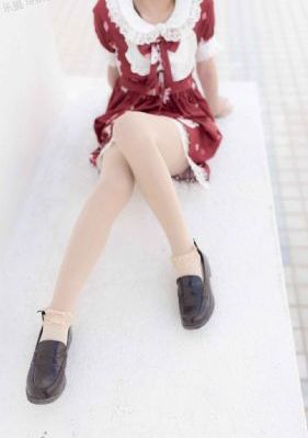 笼子里的女人